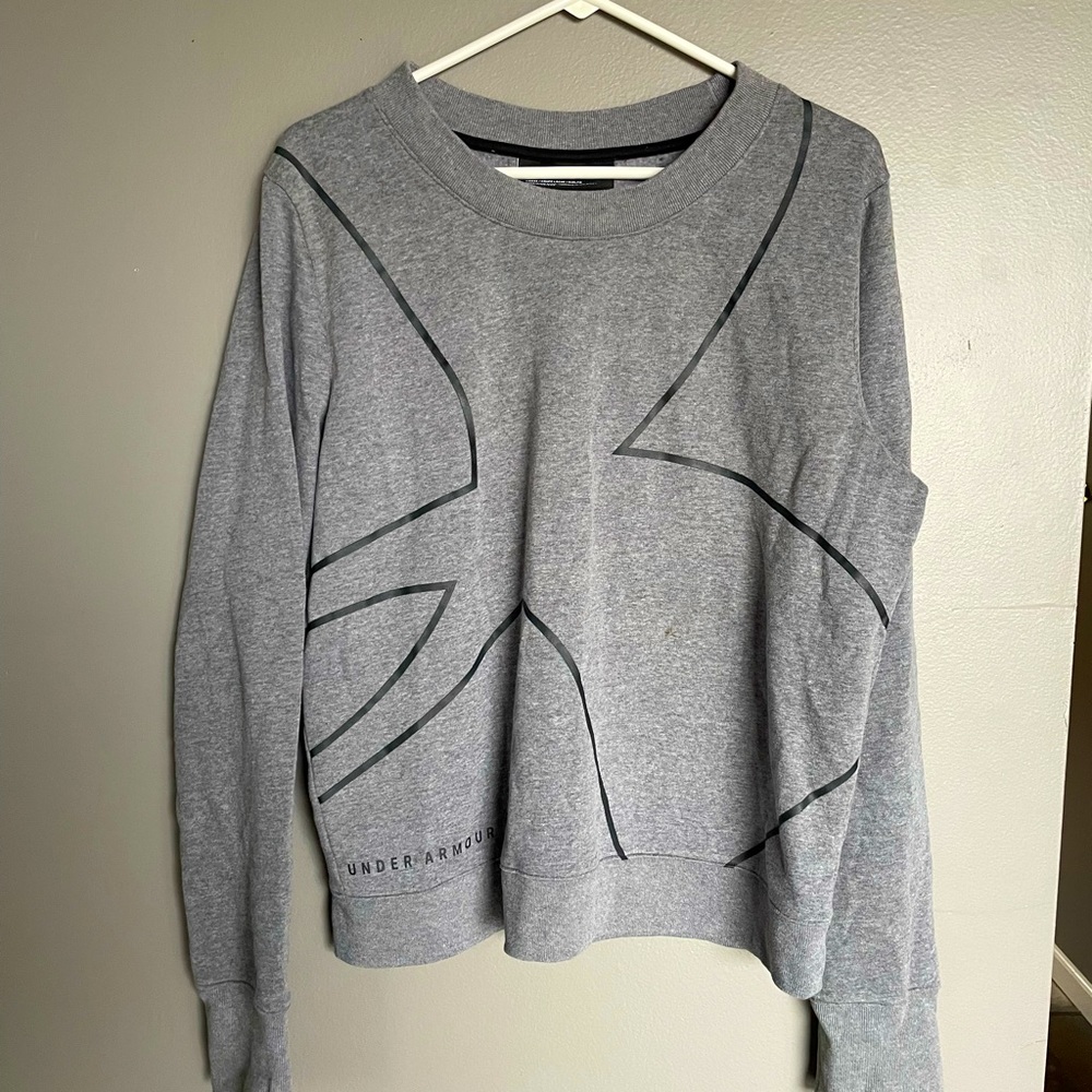 Gray under armor sweatshirt